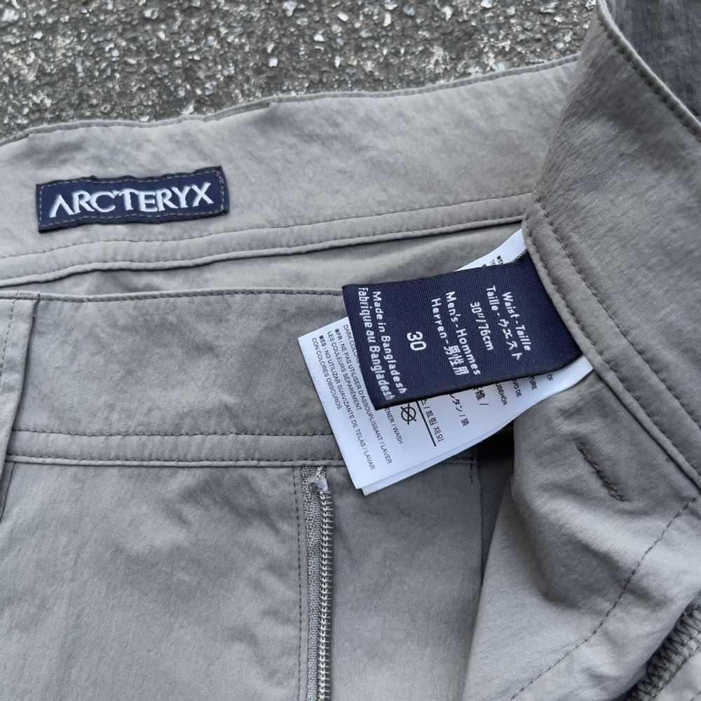 Arc'Teryx Retro Arc’Treyx Cargo Hiking Shorts - image 4