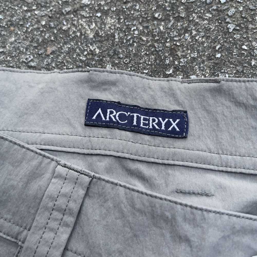 Arc'Teryx Retro Arc’Treyx Cargo Hiking Shorts - image 6