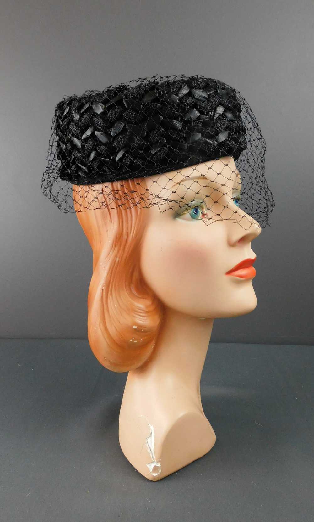 Vintage Black Straw Hat with Open Top and Netting… - image 1