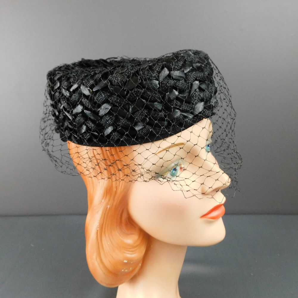 Vintage Black Straw Hat with Open Top and Netting… - image 4