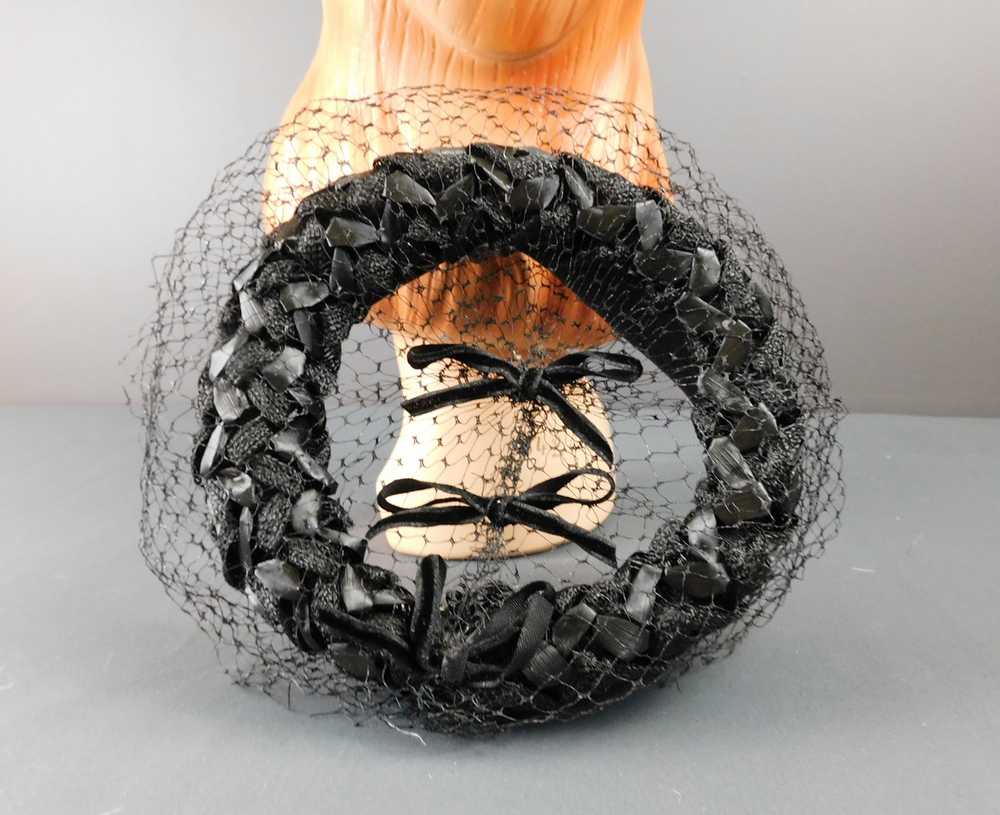 Vintage Black Straw Hat with Open Top and Netting… - image 5