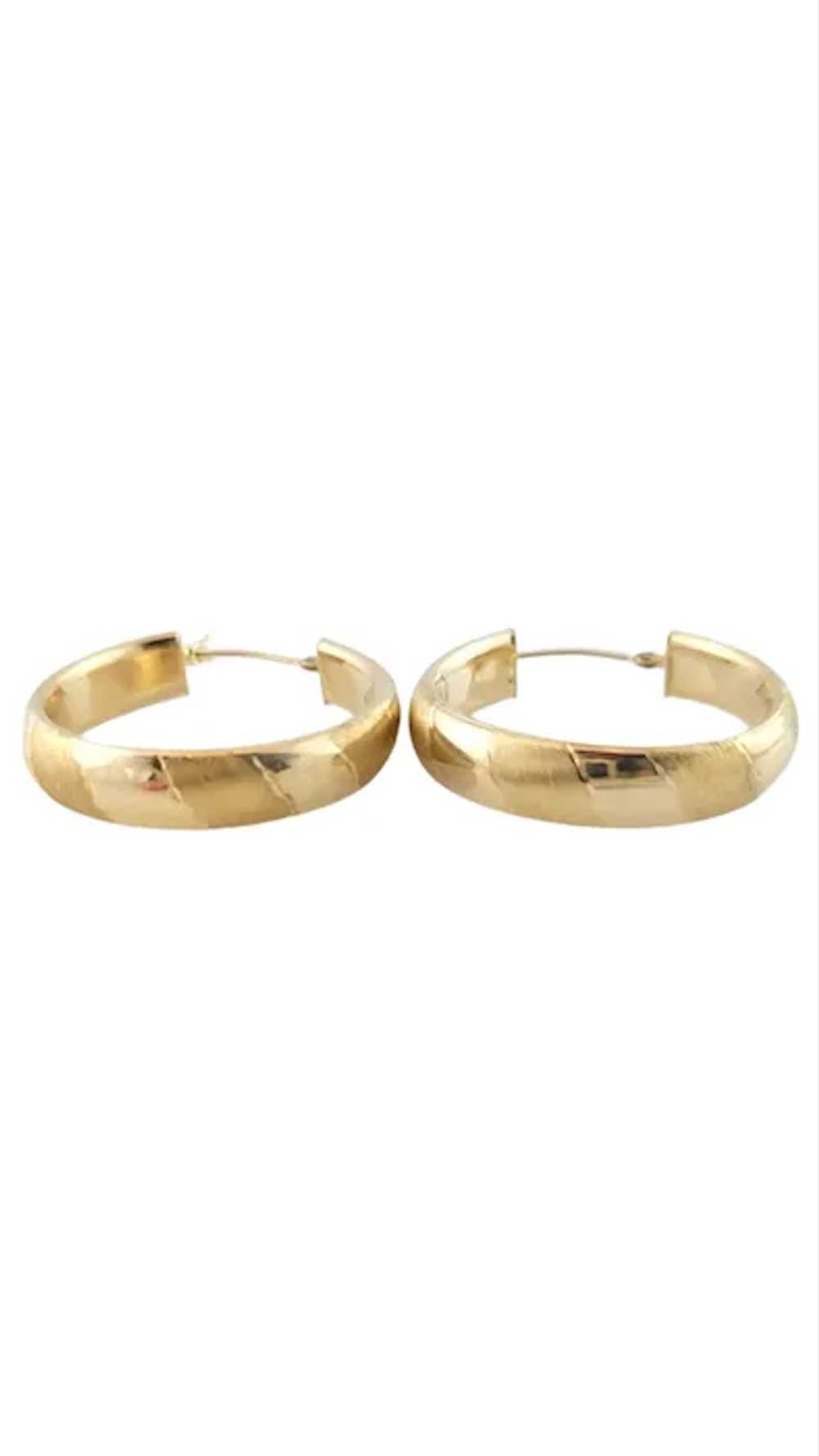 Vintage 14K Yellow Gold Striped Hoop Earrings - image 2