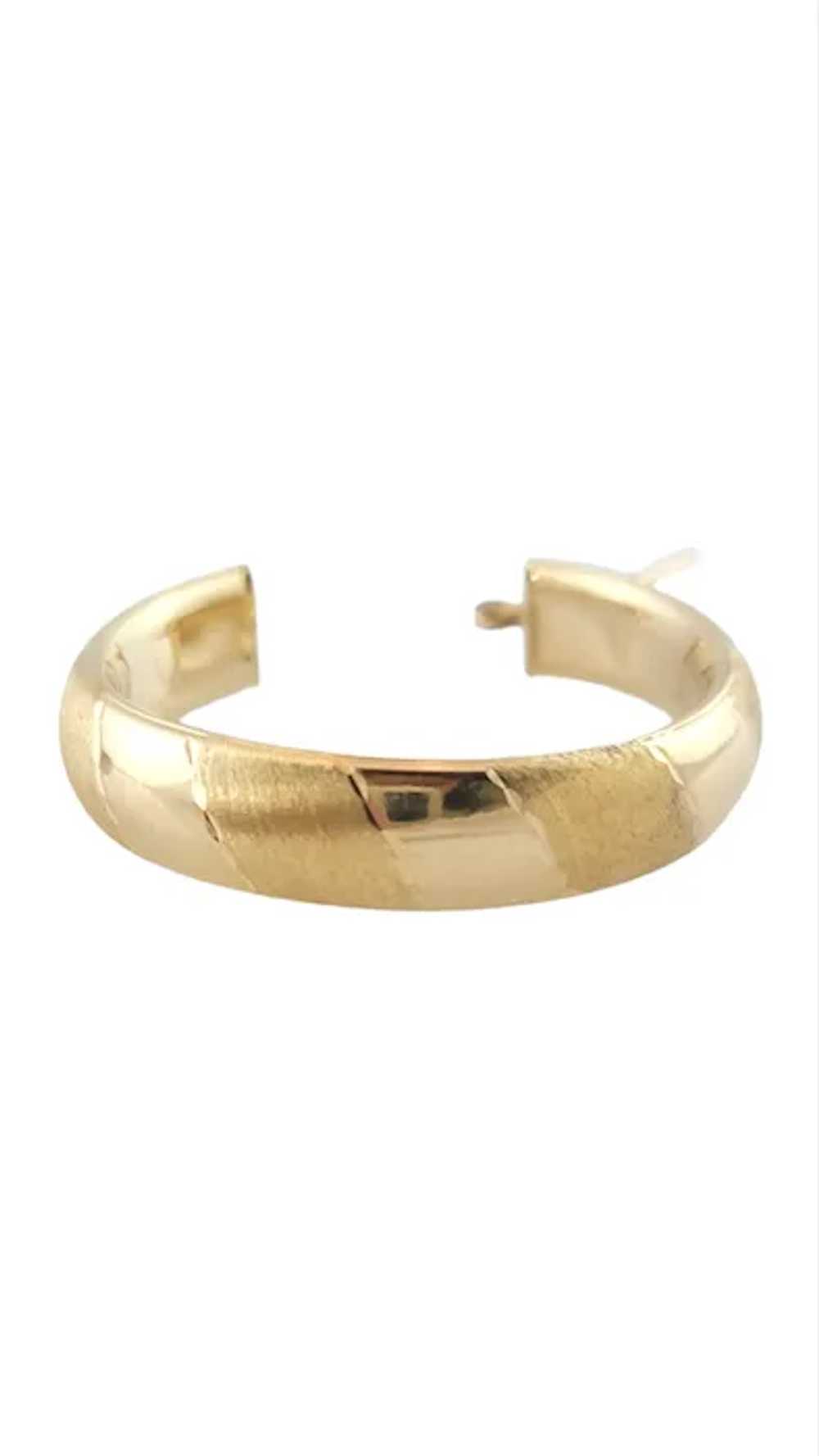 Vintage 14K Yellow Gold Striped Hoop Earrings - image 3