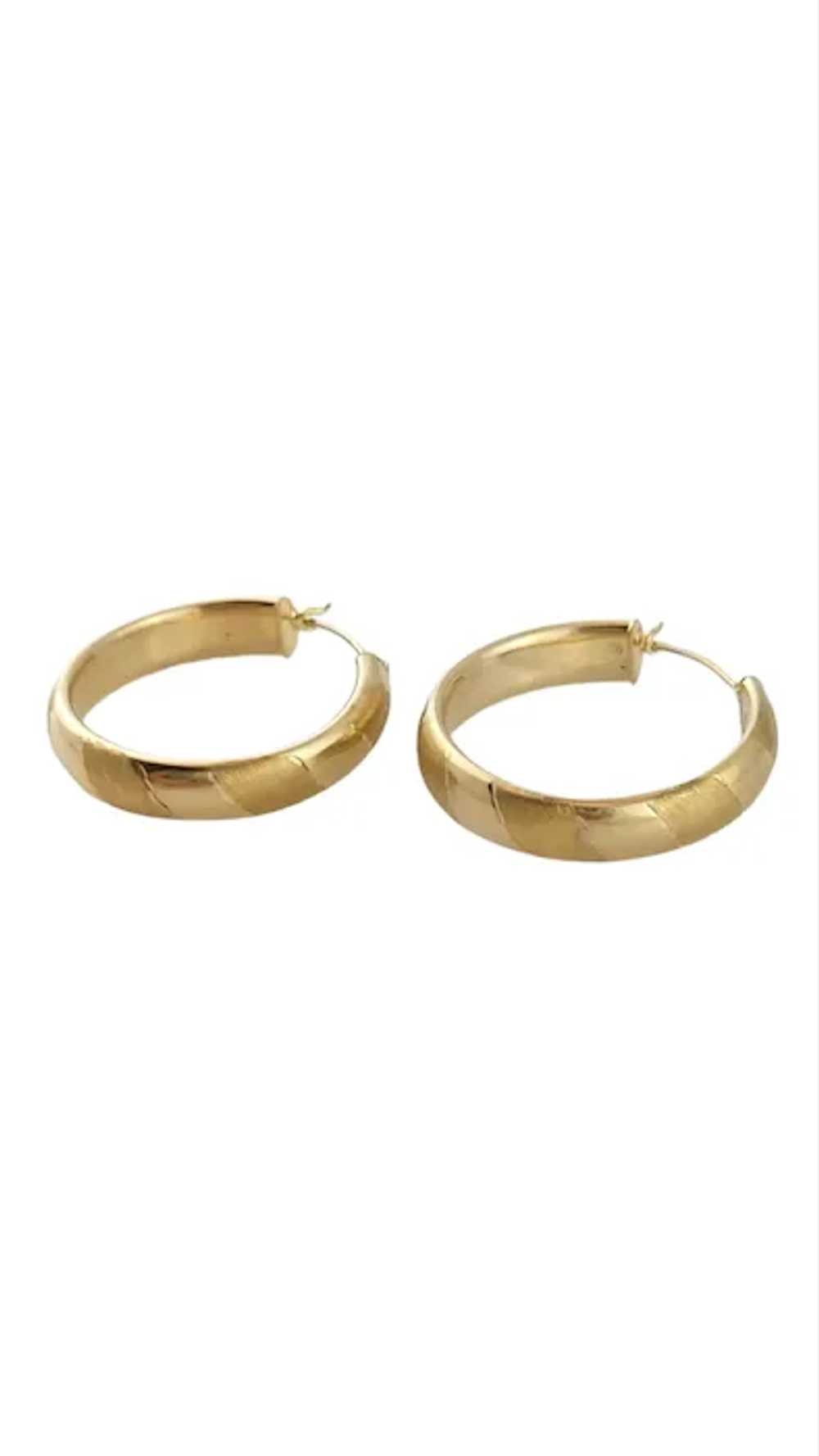 Vintage 14K Yellow Gold Striped Hoop Earrings - image 4