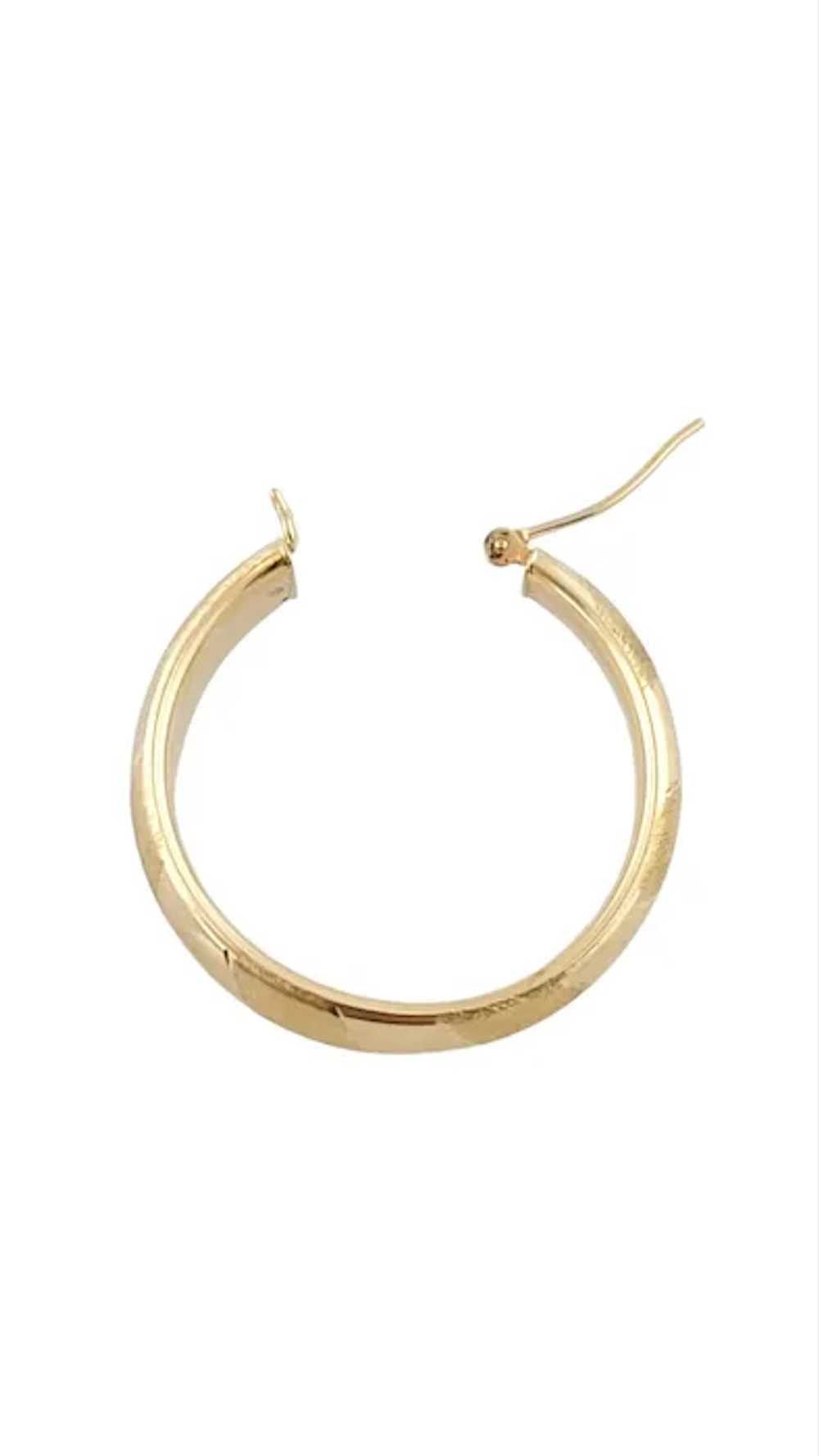 Vintage 14K Yellow Gold Striped Hoop Earrings - image 5