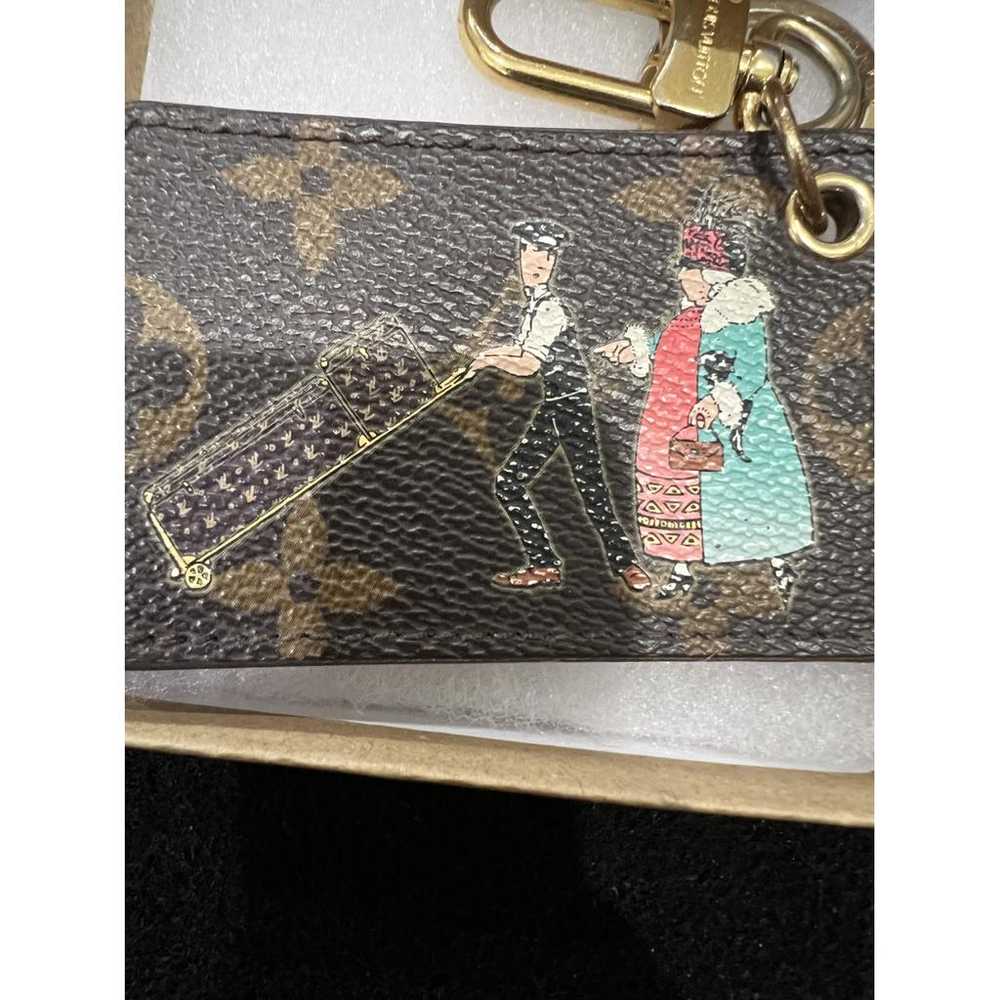 Louis Vuitton Patent leather key ring - image 5
