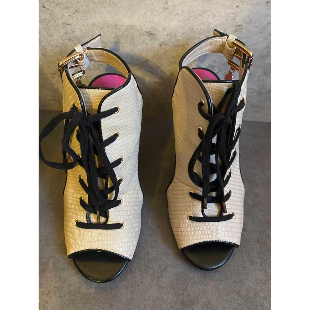 Juicy Couture Vinyl sandals - image 3