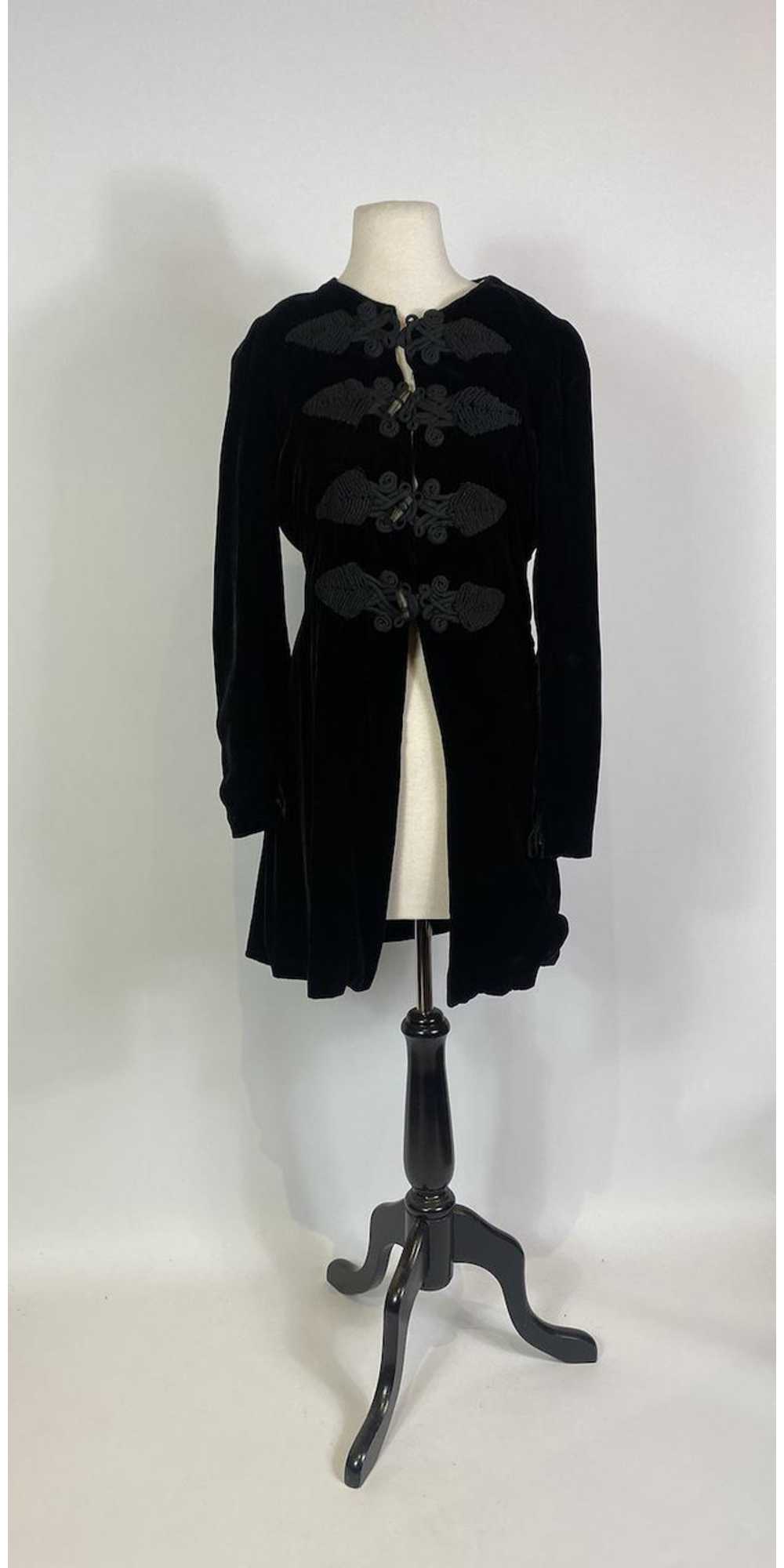 1920s Black Silk Velvet Swirl Applique Coat - image 1