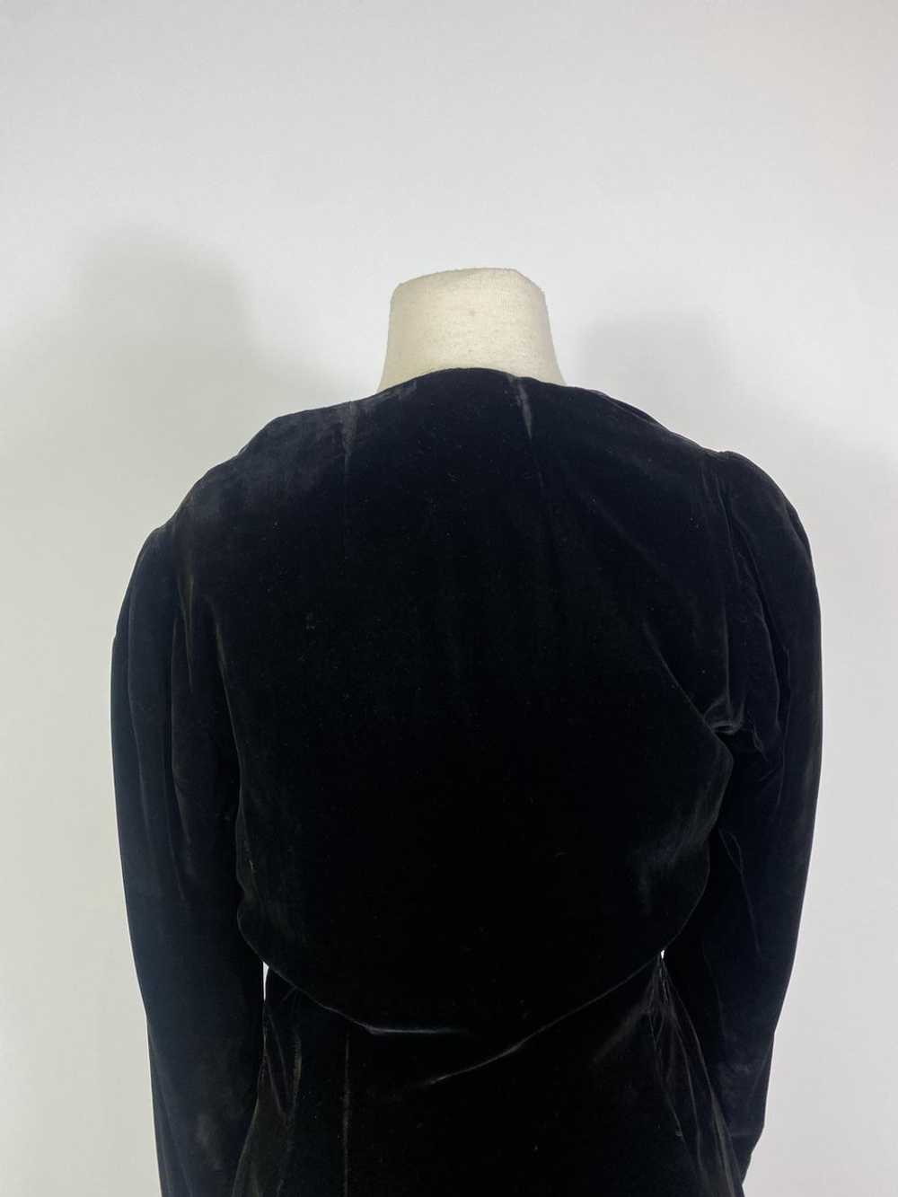 1920s Black Silk Velvet Swirl Applique Coat - image 4