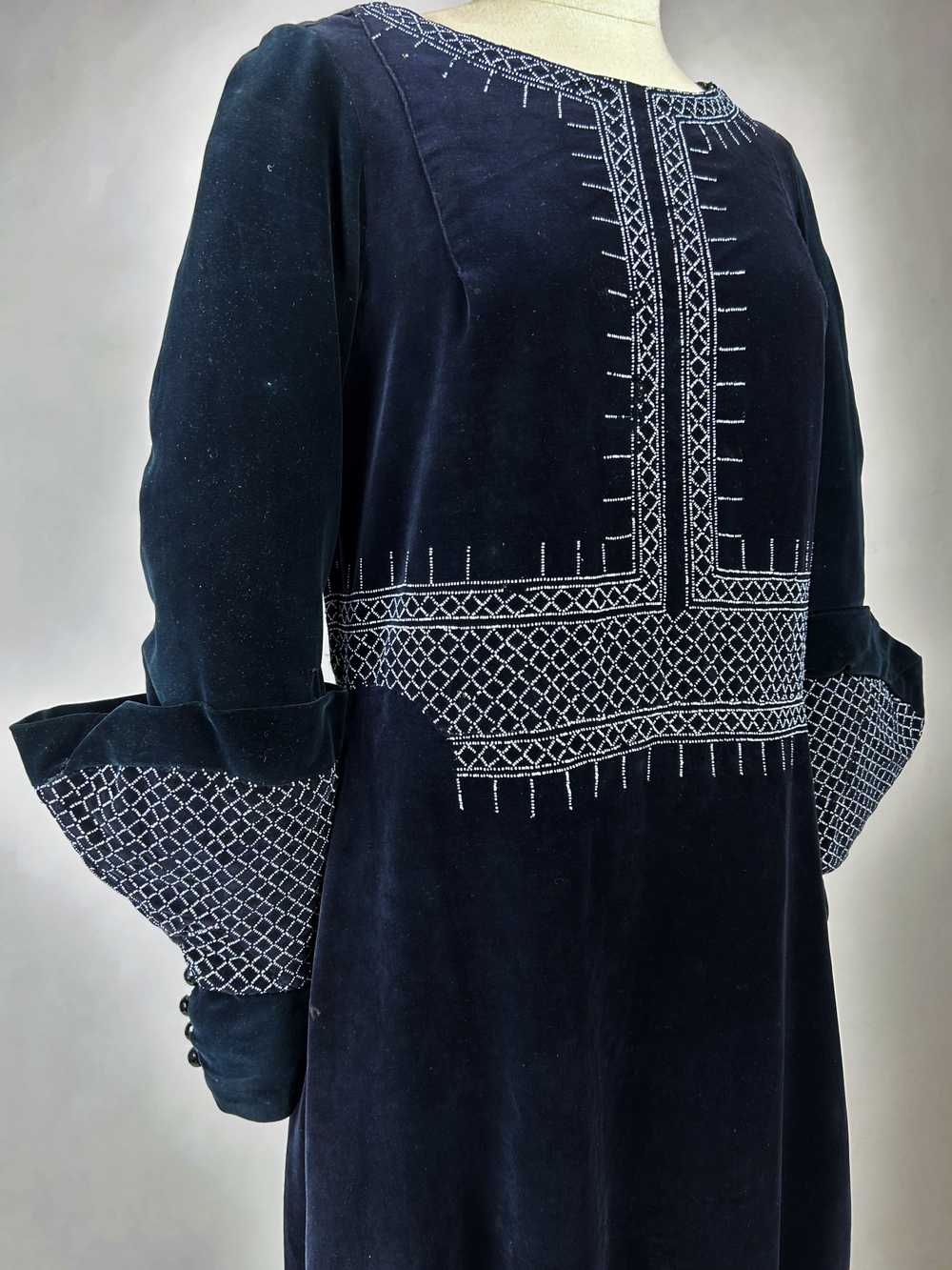 A Navy Velvet Sac Dress with glass beads embroide… - image 1