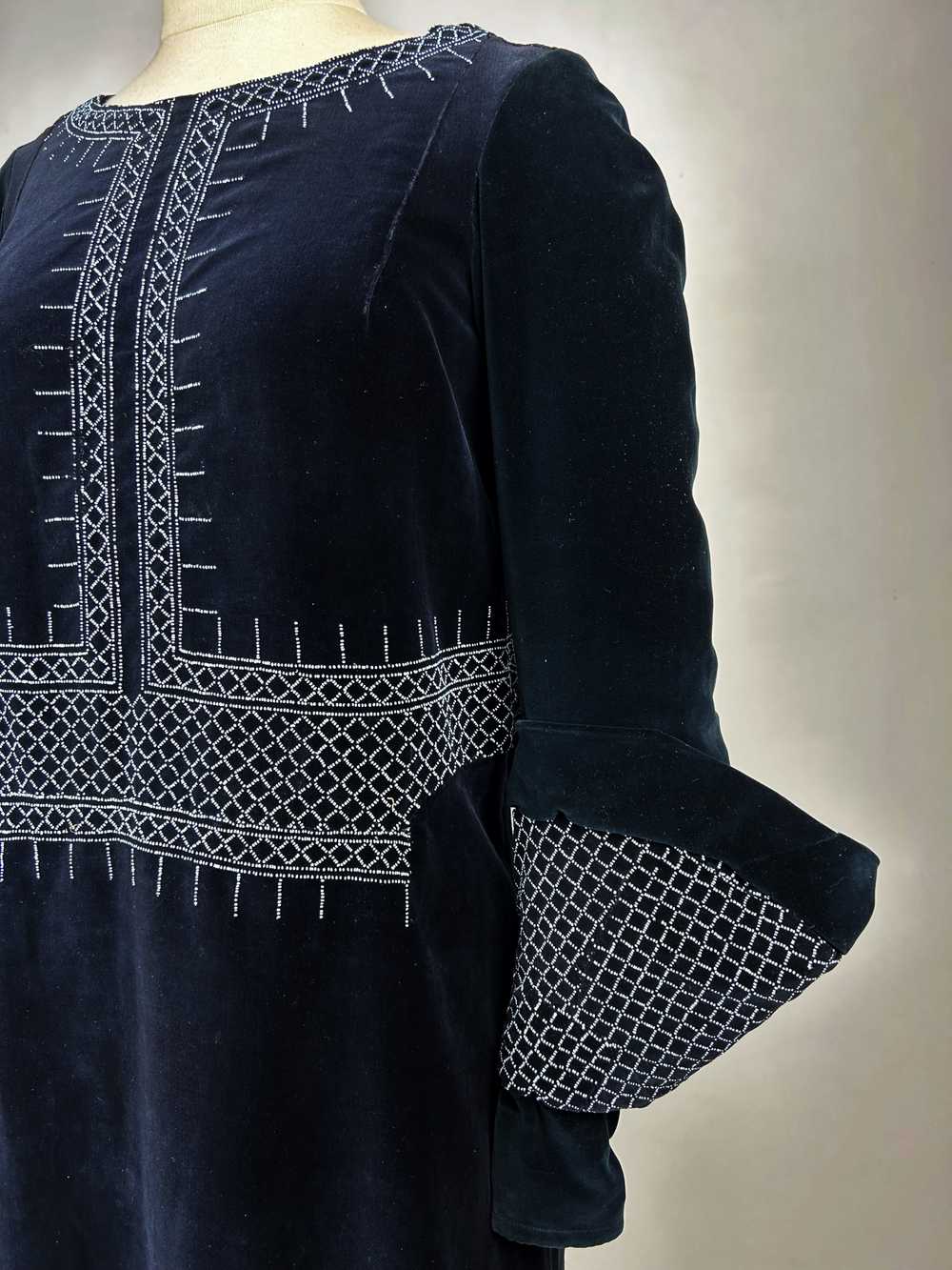 A Navy Velvet Sac Dress with glass beads embroide… - image 7