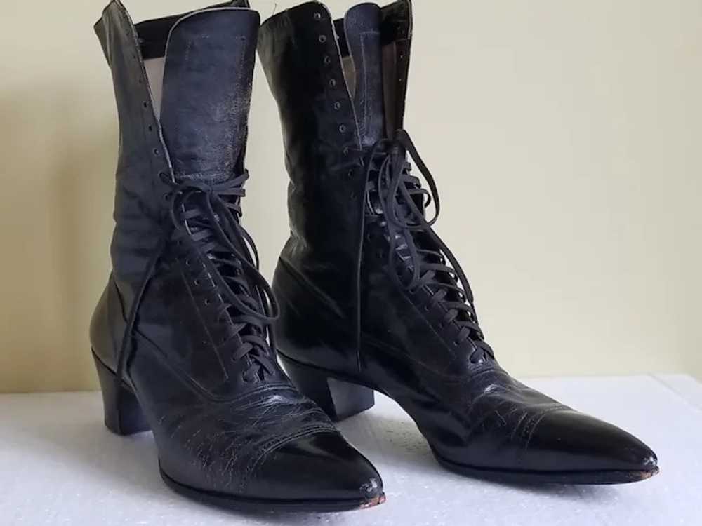 Gorgeous 1900's Ladies Black Leather Lace Up Boots - image 2
