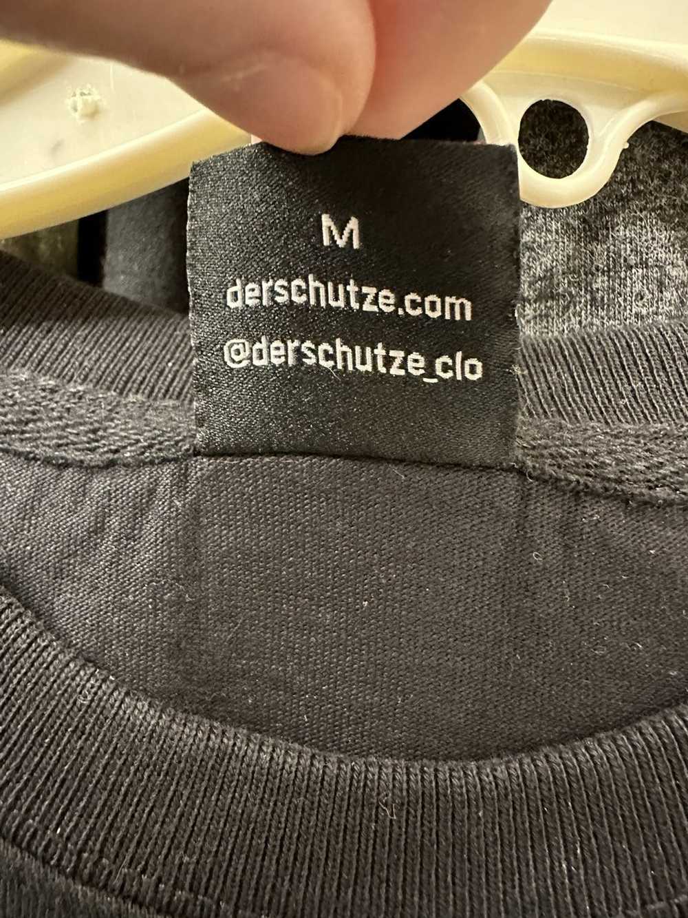 Derschutze Derschutze “heist” Tee - image 3