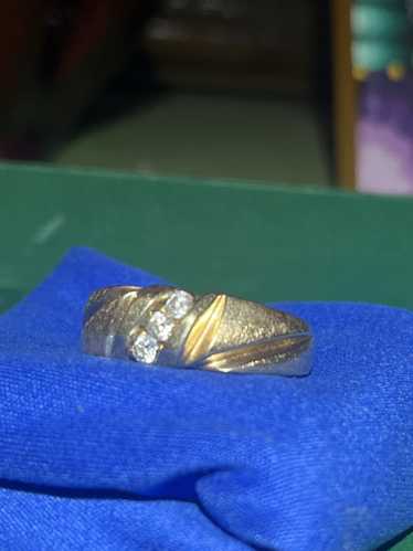 Vintage Diamond embedded 14 karat gold ring