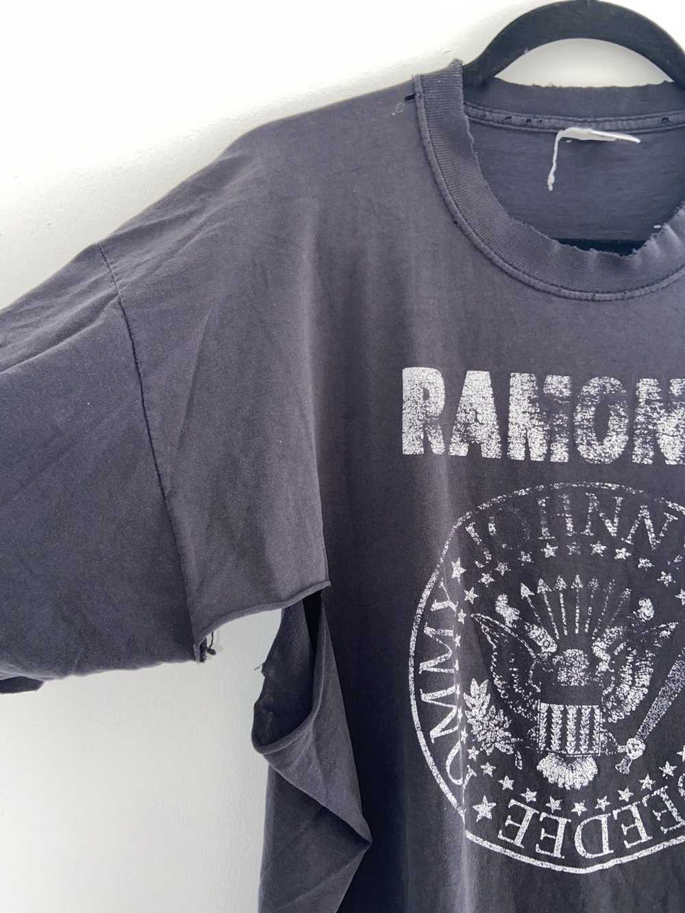 Band Tees × Rock Tees × Vintage Ramones Band Tee … - image 4