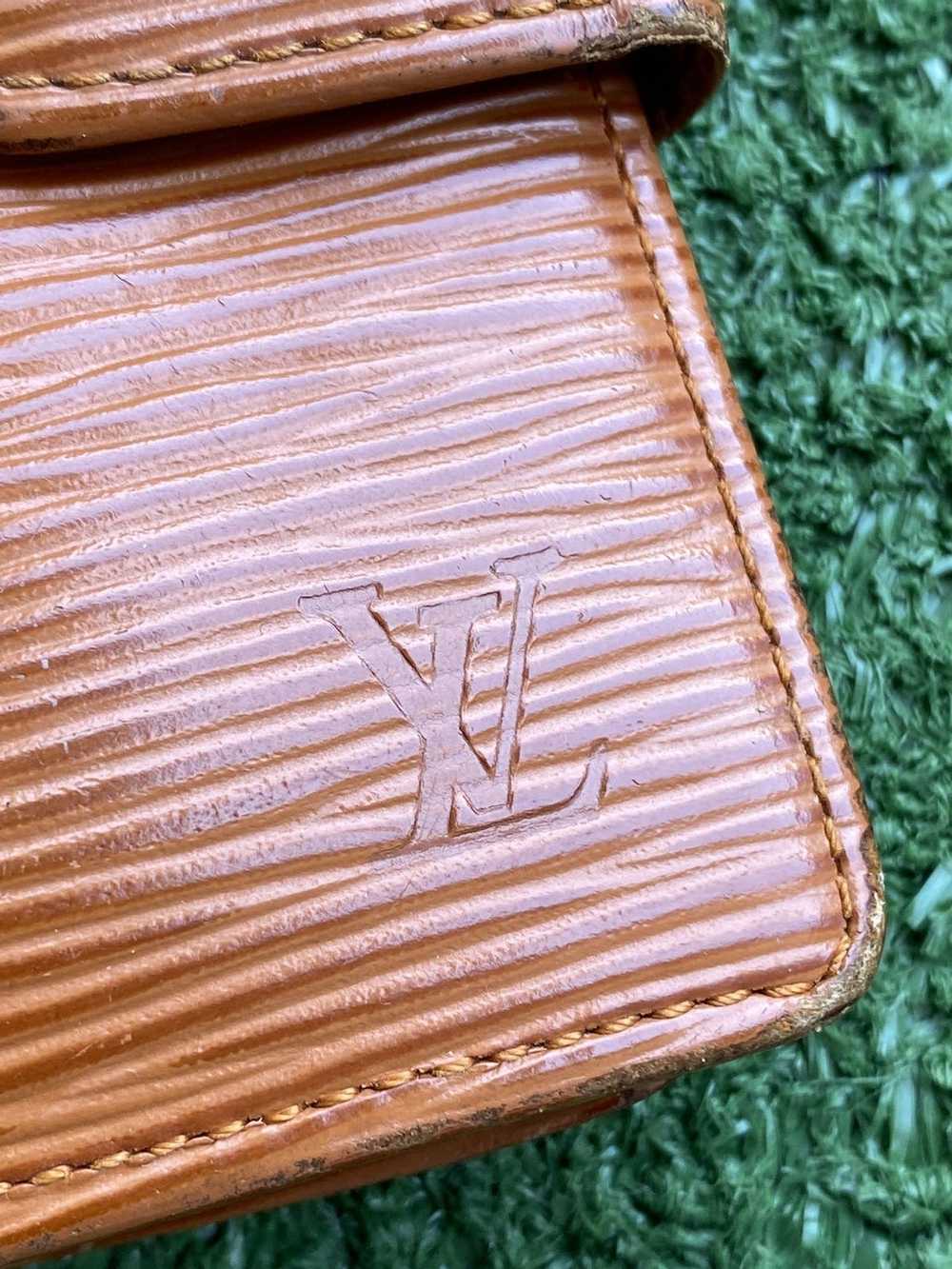 Louis Vuitton EPI bifold wallet - image 2