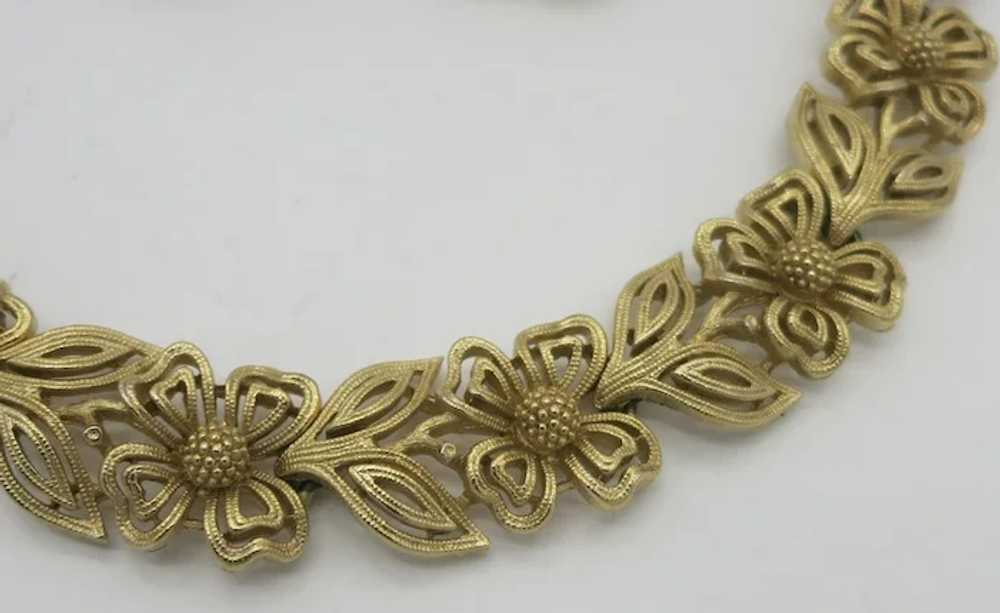 Lovely Lisner Necklace & Earrings Set Gold tone F… - image 3