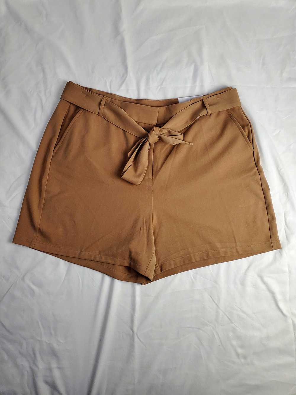 Lane Bryant Size 18 Tan Shorts NWT - image 4