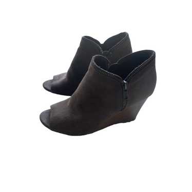 Report on sale wedge booties