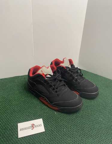 Retro 5 low black best sale and red