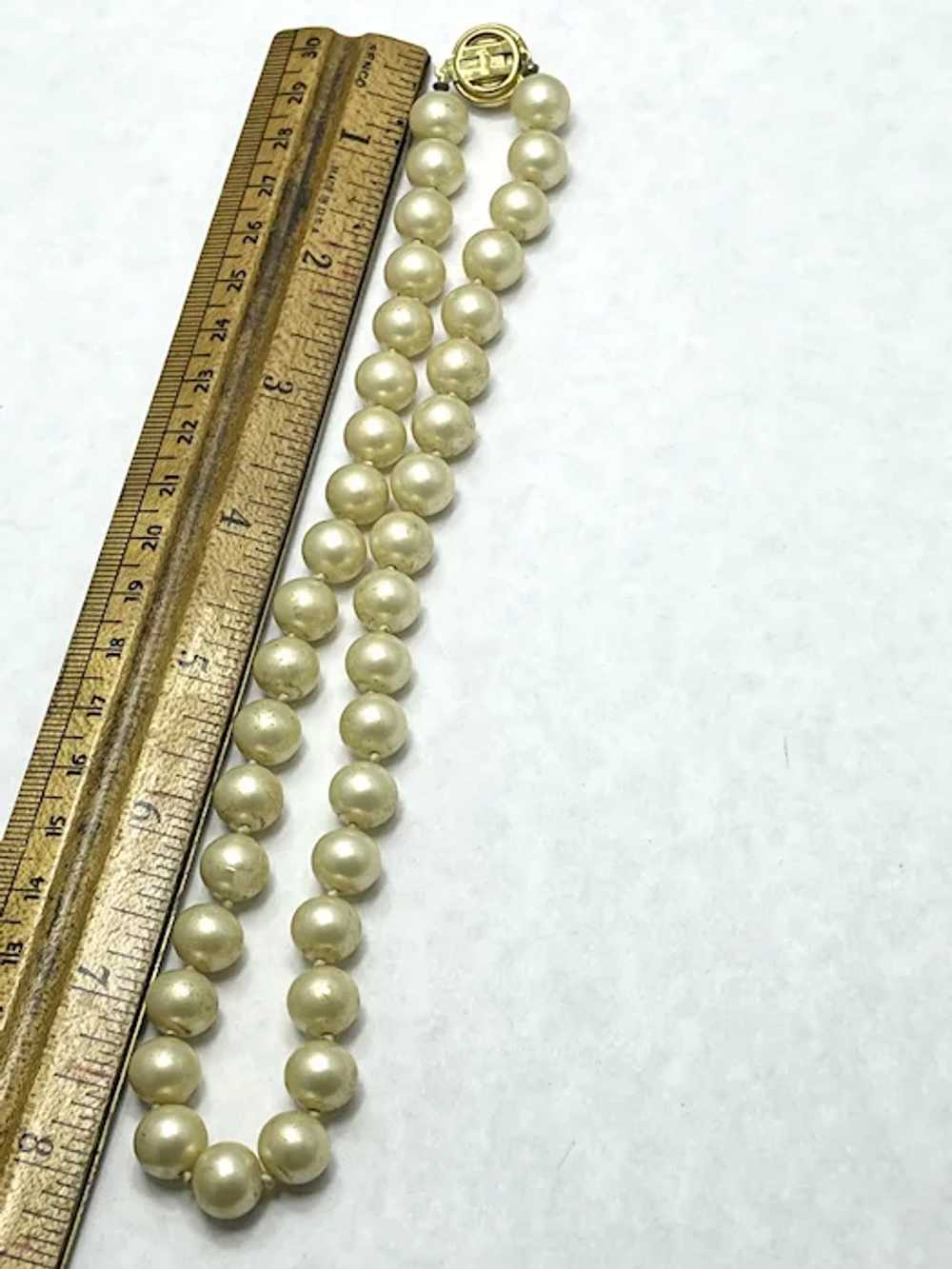 Vintage Crown Trifari Pearl Necklace - image 4