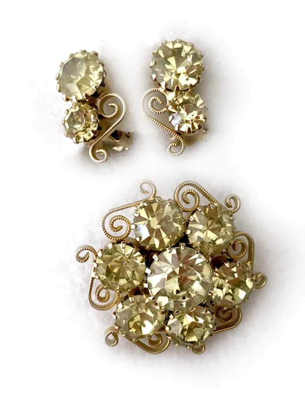 Jonquil Crystals & Gilt Scrolls 'Sun' Pin & Earri… - image 5