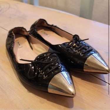 靴 00s Miu Miu flat shoes with beading 00s Miu Miu flat shoes with beading