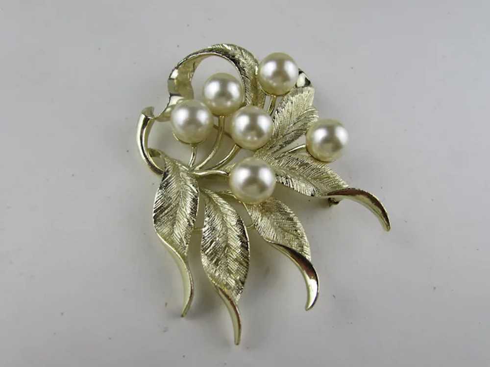 Vintage Emmons Brushed Goldtone Pin with Faux Pea… - image 11
