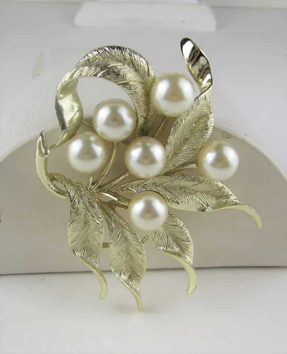 Vintage Emmons Brushed Goldtone Pin with Faux Pea… - image 7