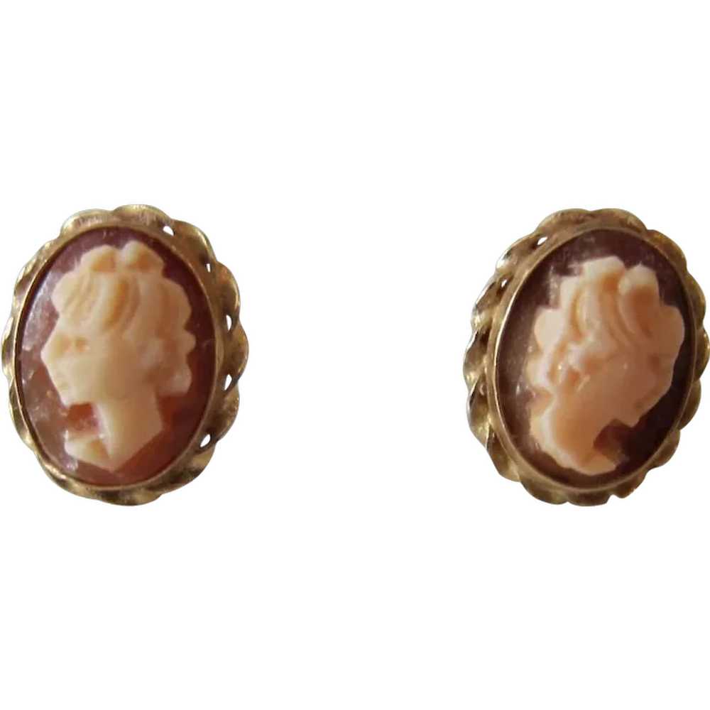 Vintage 14K Yellow old Cameo Shell Stud Earrings - image 1