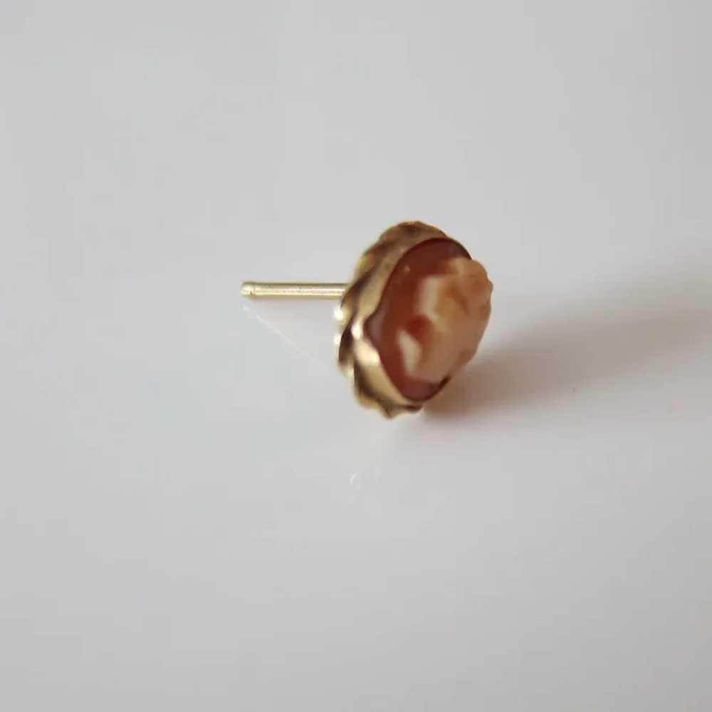 Vintage 14K Yellow old Cameo Shell Stud Earrings - image 3