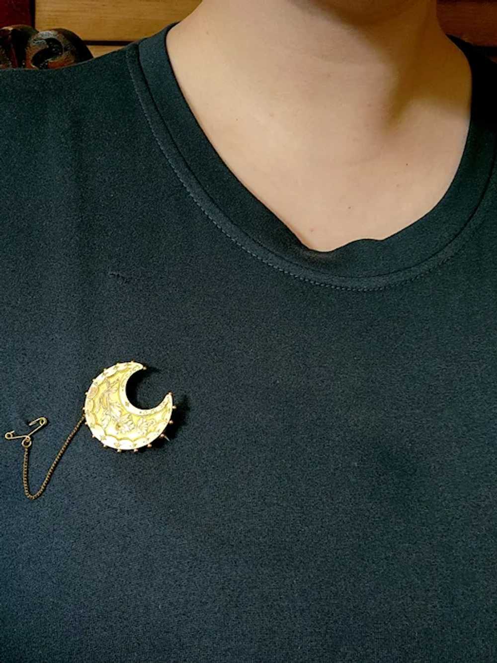 Antique English 9K Gold Crescent Moon Brooch - image 7