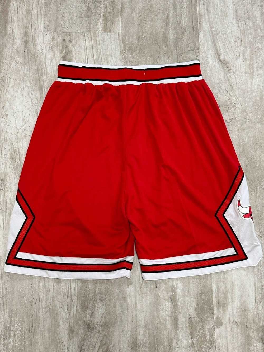 Adidas × NBA × Vintage VIntage Chicago bulls shor… - image 8