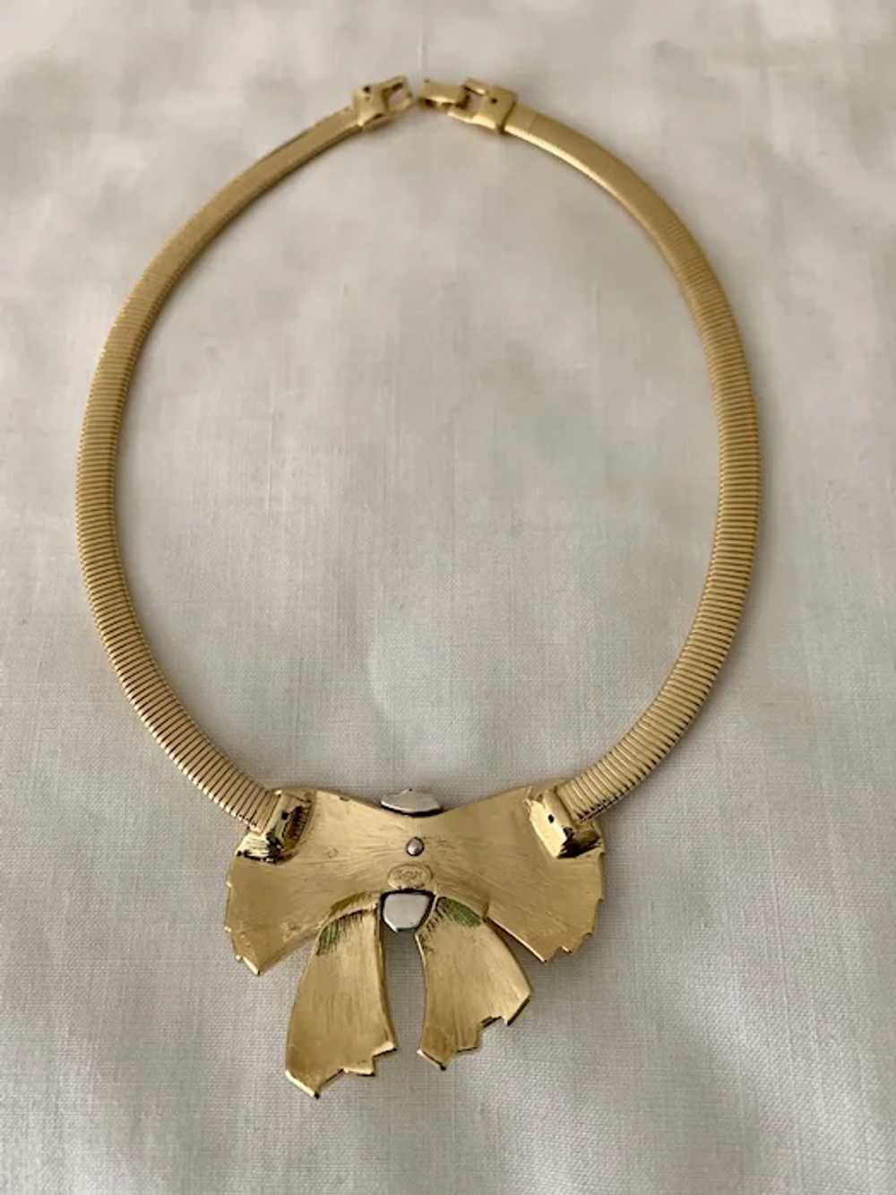 Delightful Trifari Enamel Bow Necklace - image 4
