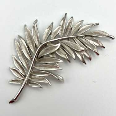 1960s Trifari Crown Palm Frond Brooch - image 1