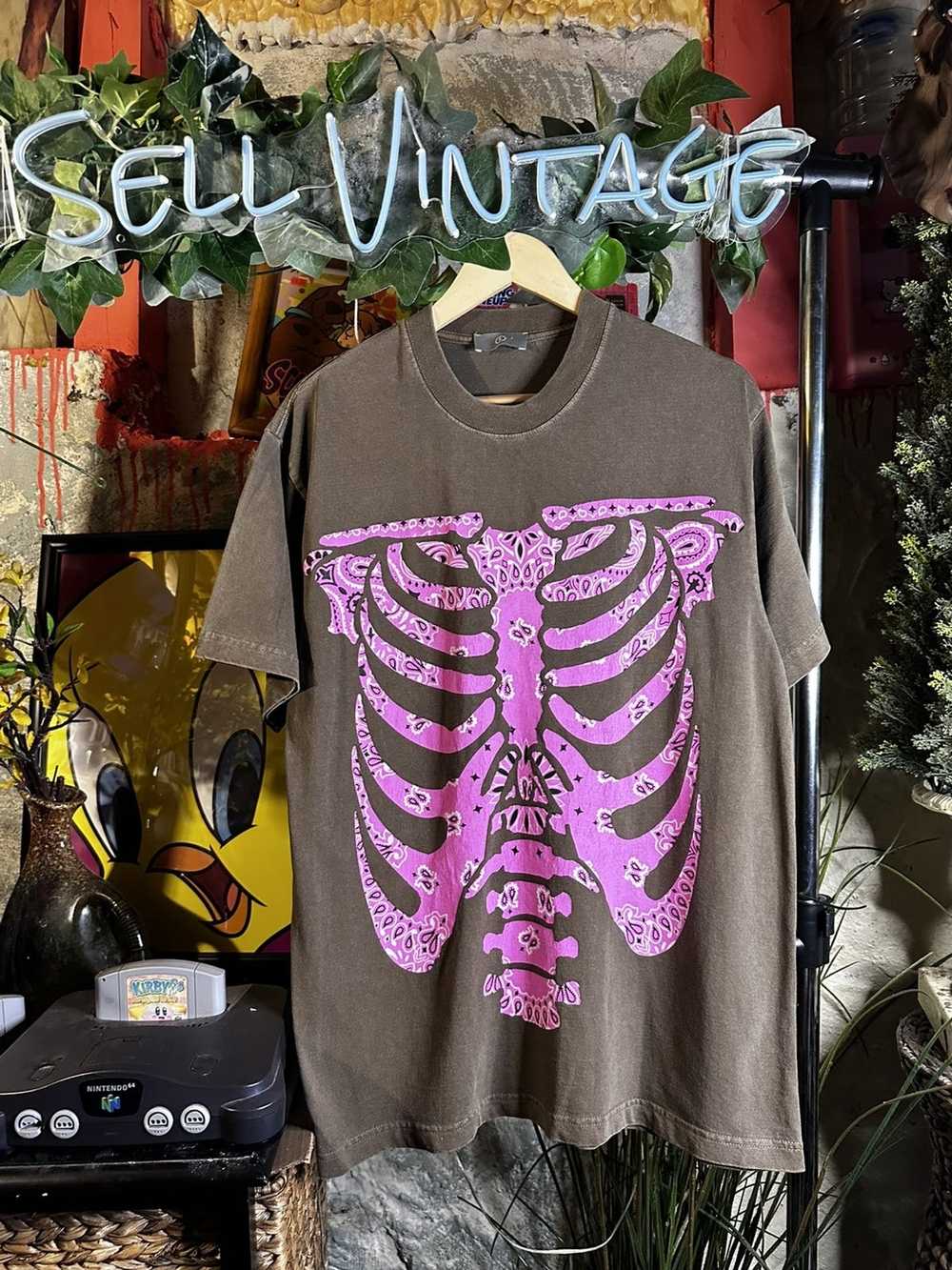 Streetwear × Vintage Rare Pink Paisley Skeleton T… - image 2