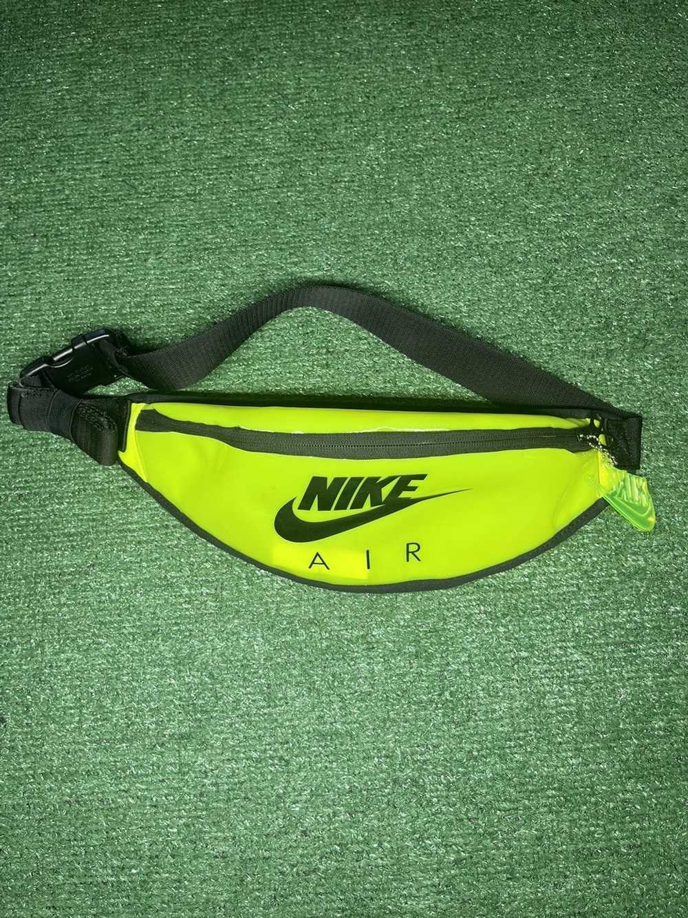 Nike LeBron James Fanny Pack Crossbody Bag Hip Waist Belt DB2478 010 :  : Sports & Outdoors