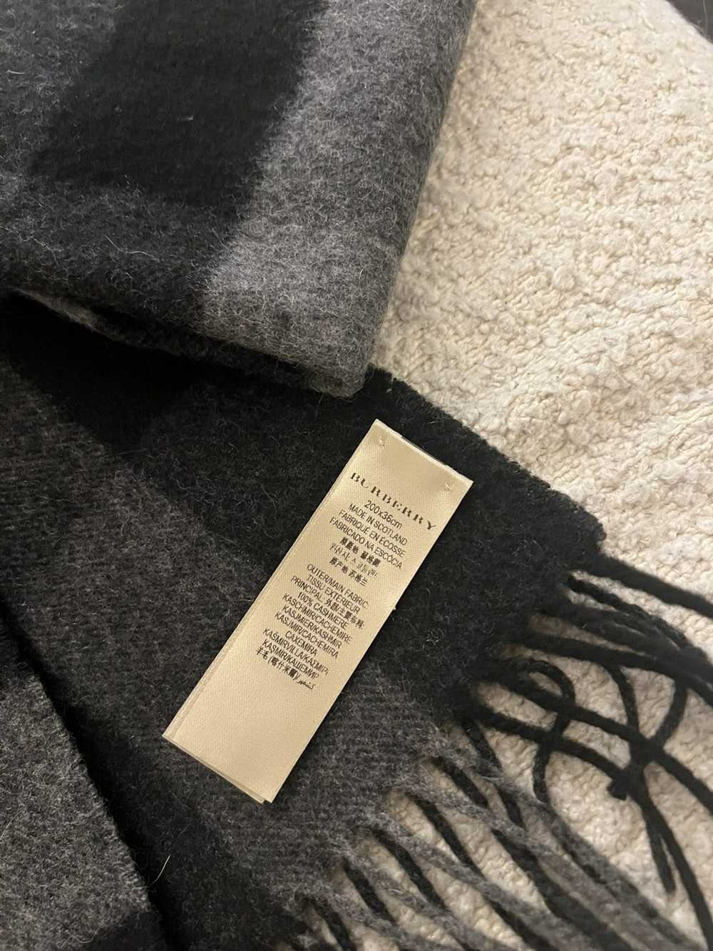 Burberry Burberry Check Cashmere Scarf in Charcoal - image 4