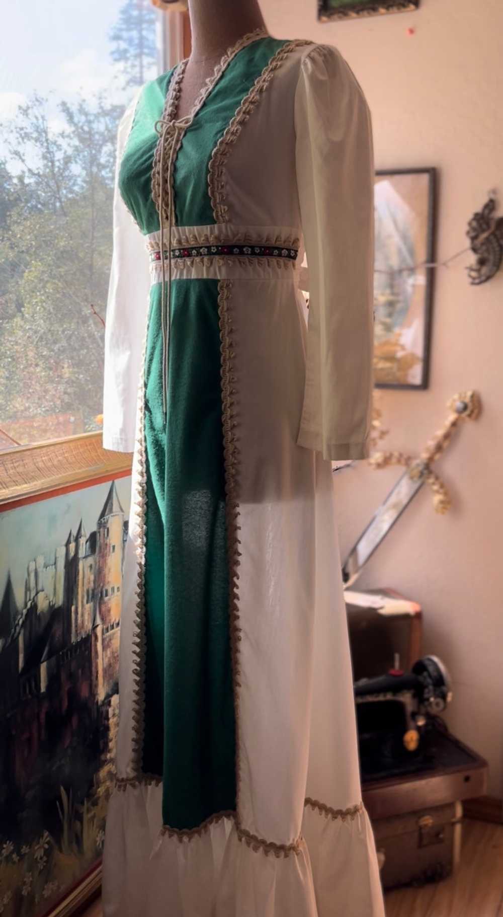 Sale~ 1970’s Vintage Medieval Green Velveteen Dre… - image 3