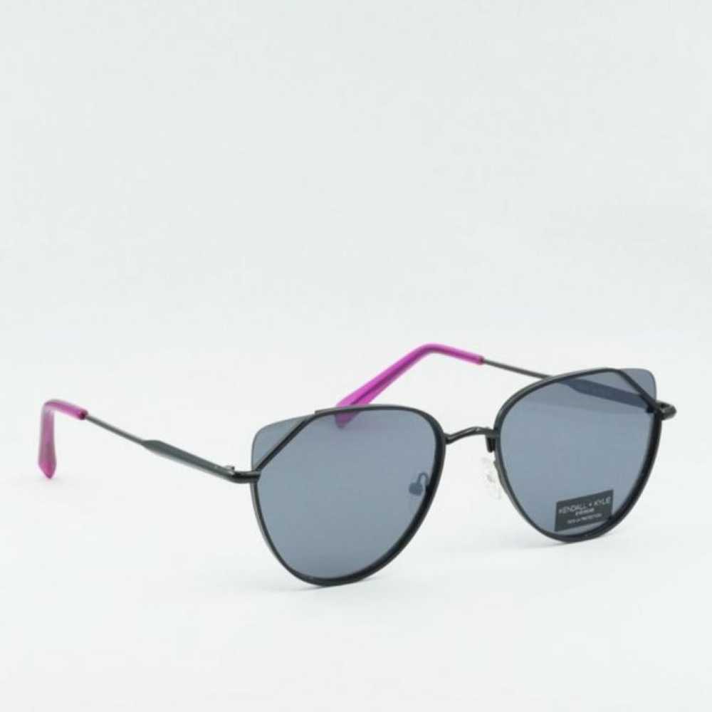 Kendall + Kylie Sunglasses - image 7