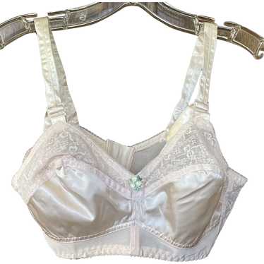 Vintage Bali Snowflake White Long Line Bra Bullet Bow Bra Brassiere Lace  Adjustable Straps Size 40 C Union Label Made in the USA 1950s 1960s 