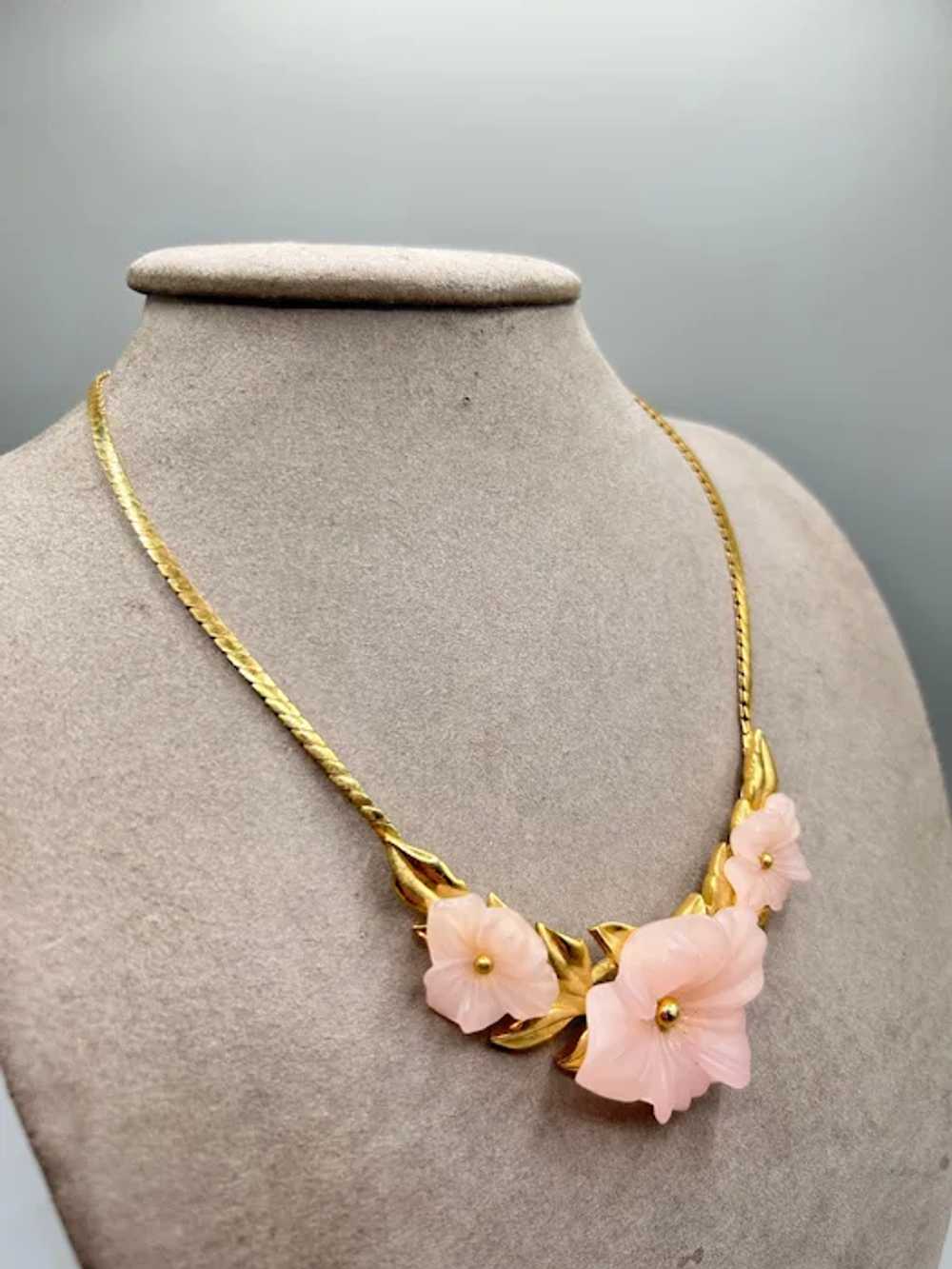 80s Trifari Necklace Pink Flower with Gold Tone C… - image 4