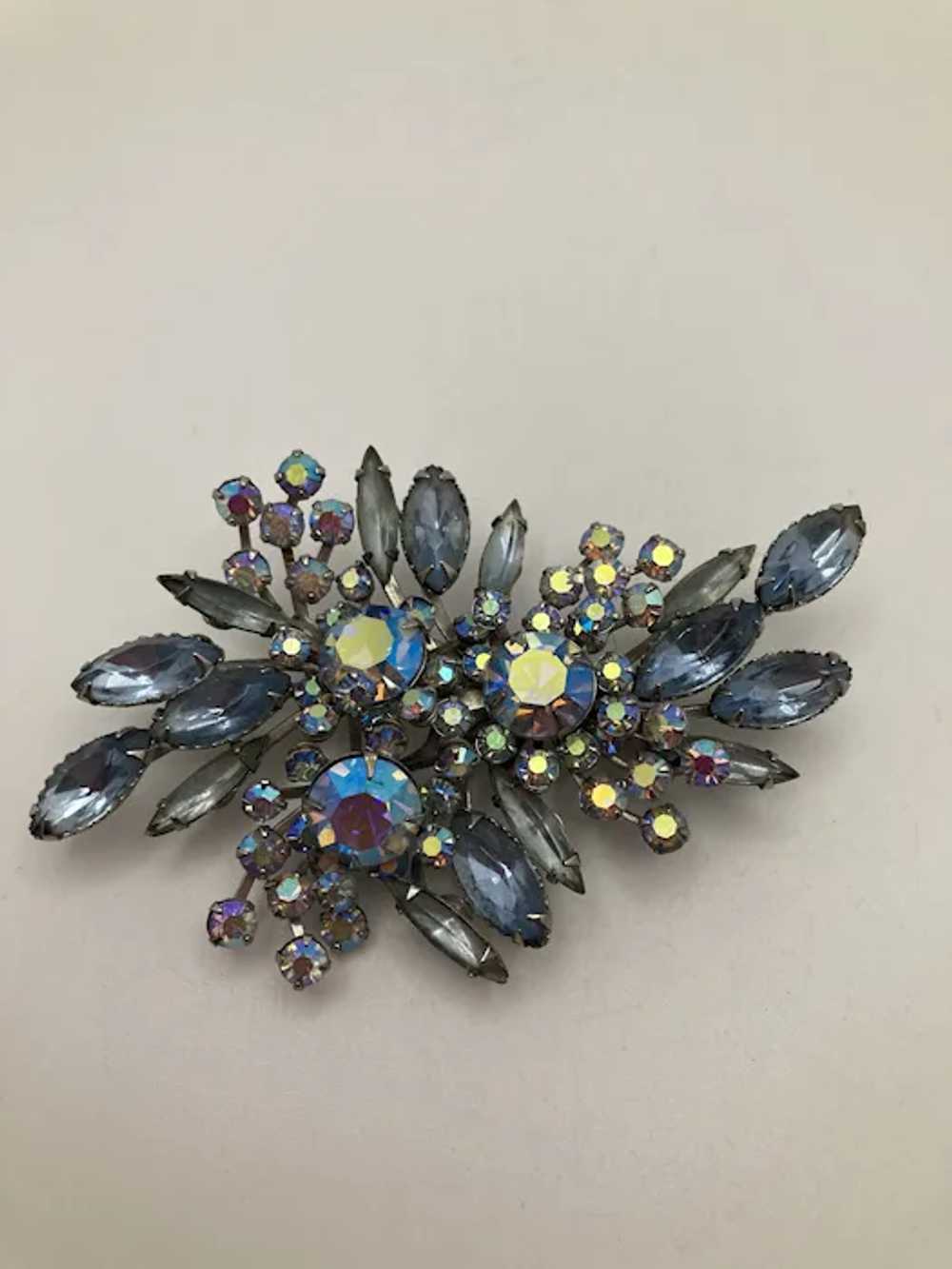 Large Vintage Ice Blue Aurora Borealis Rhinestone… - image 5