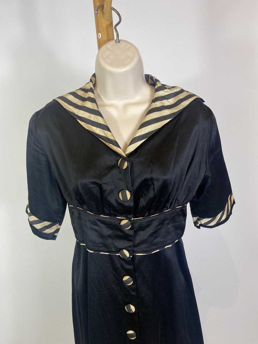 1940s Black Cotton Striped Trim Day Dress - image 2