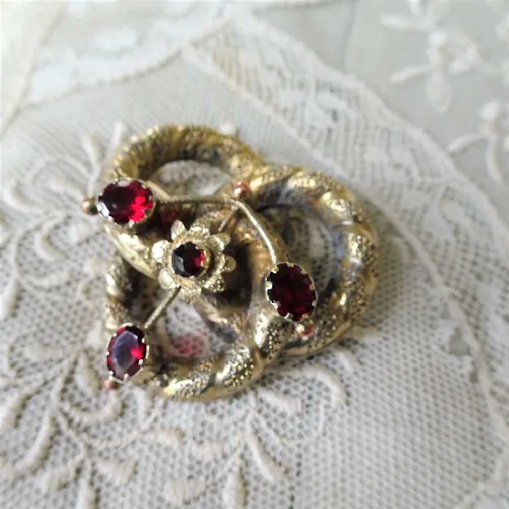 BEAUTIFUL Antique Victorian Brooch,Etruscan Reviv… - image 2