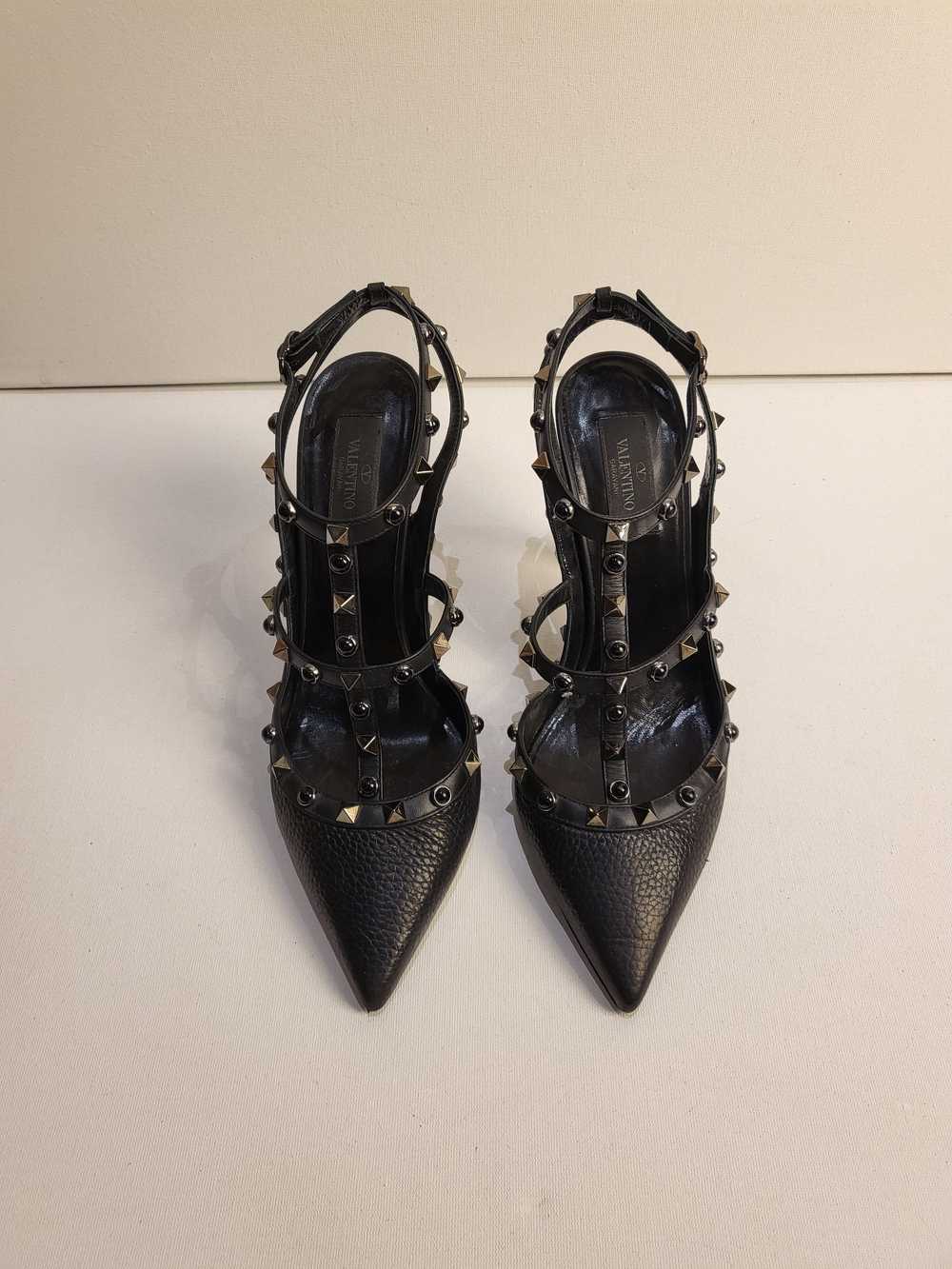 Valentino Rockstud Black Grained Leather Pumps - image 2