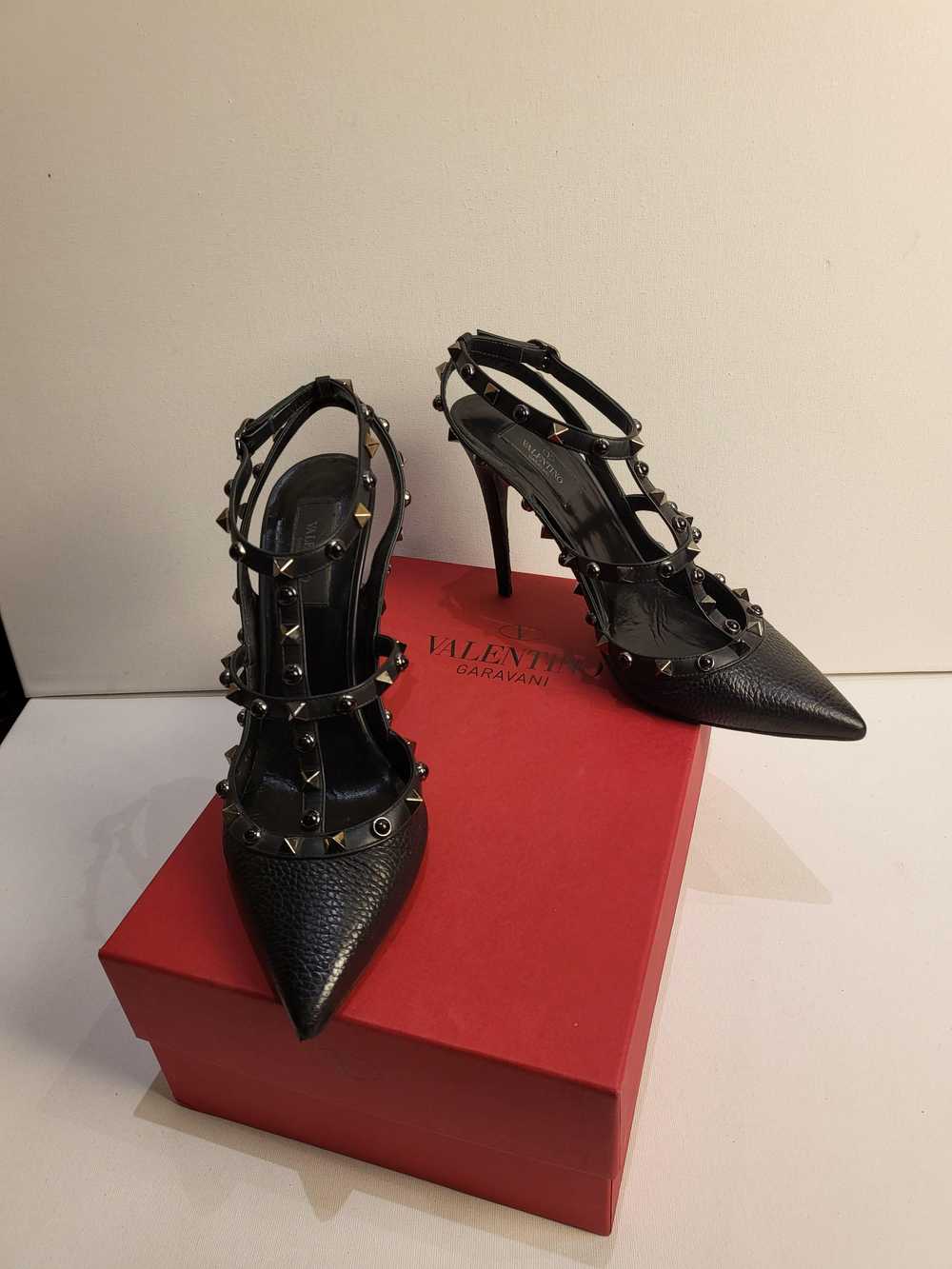 Valentino Rockstud Black Grained Leather Pumps - image 6