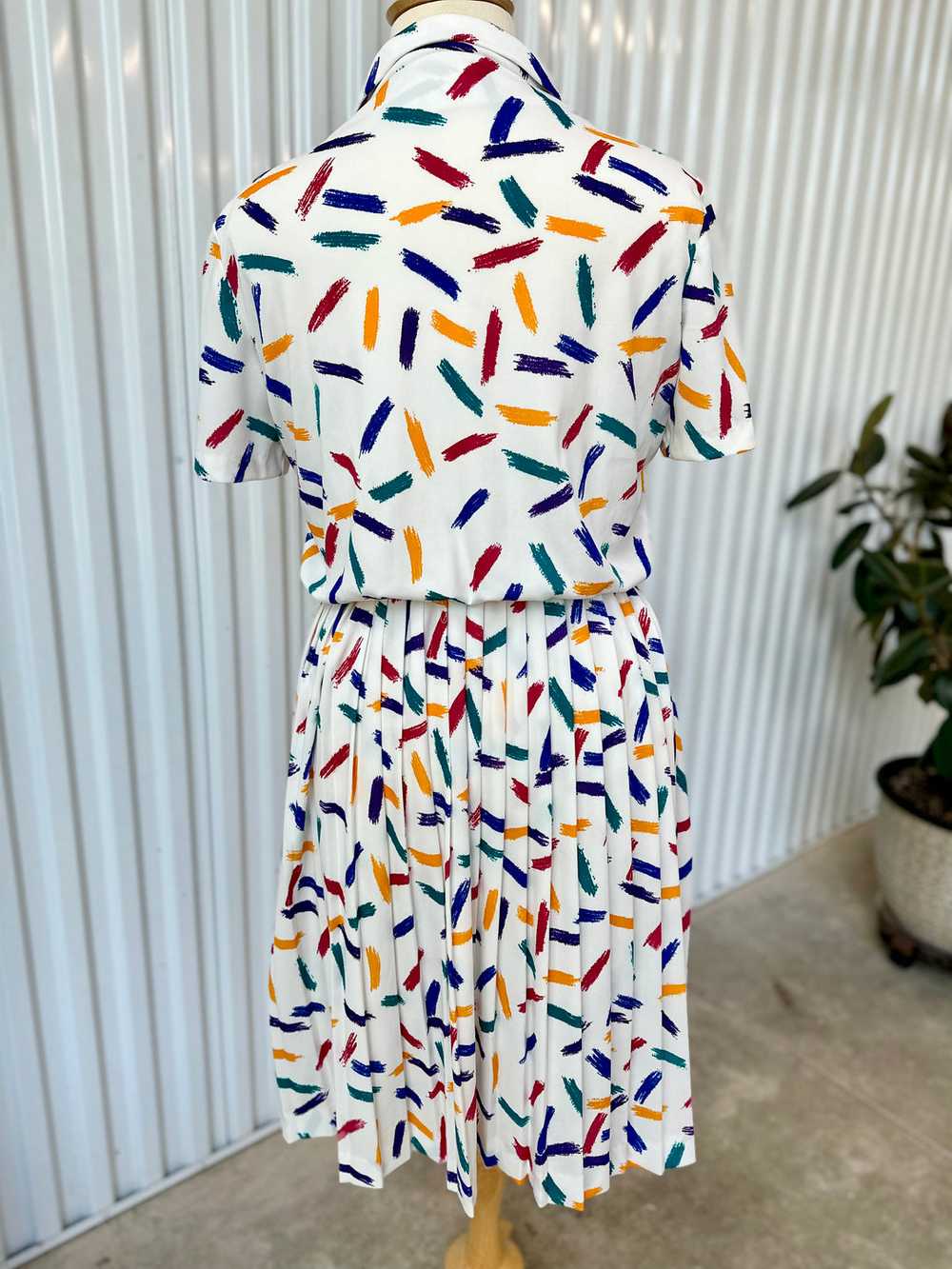 80's White With Paint Stroke Pleated Midi Dress - image 2