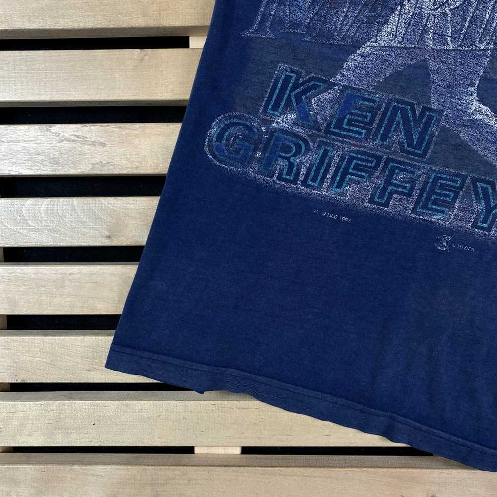 MLB × Rare × Vintage T-Shirt Ken Griffey Jr. Seat… - image 3