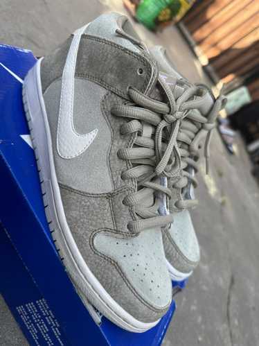 Nike Nike SB Dunk Mid-Pro “Light Stone”